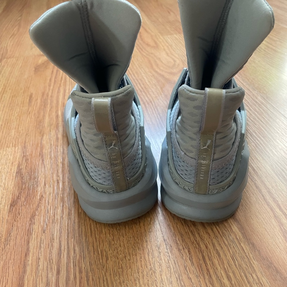 Fenty x Puma Limited Edition Trainers - Picture 2 of 4